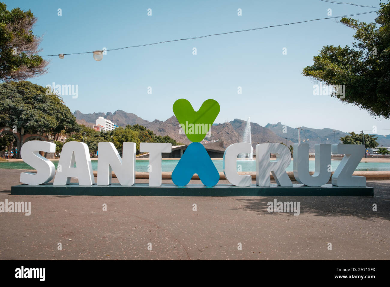 Teneriffa, Spanien - August 2019: Santa Cruz de Tenerife schreiben Anmelden Sehenswürdigkeiten in Teneriffa, Kanarische Inseln, Spanien Stockfoto