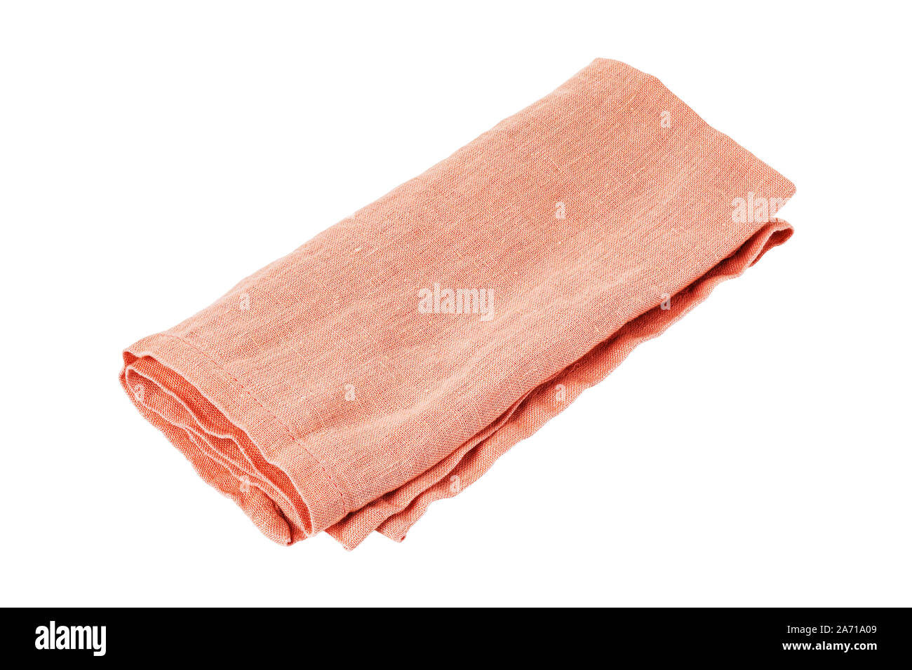 Serviette orange Farbe auf weißem Hintergrund isoliert gefaltet. Küche Textilien Stockfoto