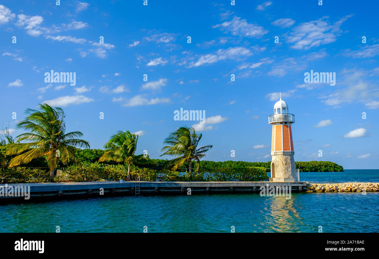 Grand Cayman, Cayman Islands, Jan 2019, David Alexander Anderson Memorial Lighthouse am Karibischen Meer bei Tag Stockfoto