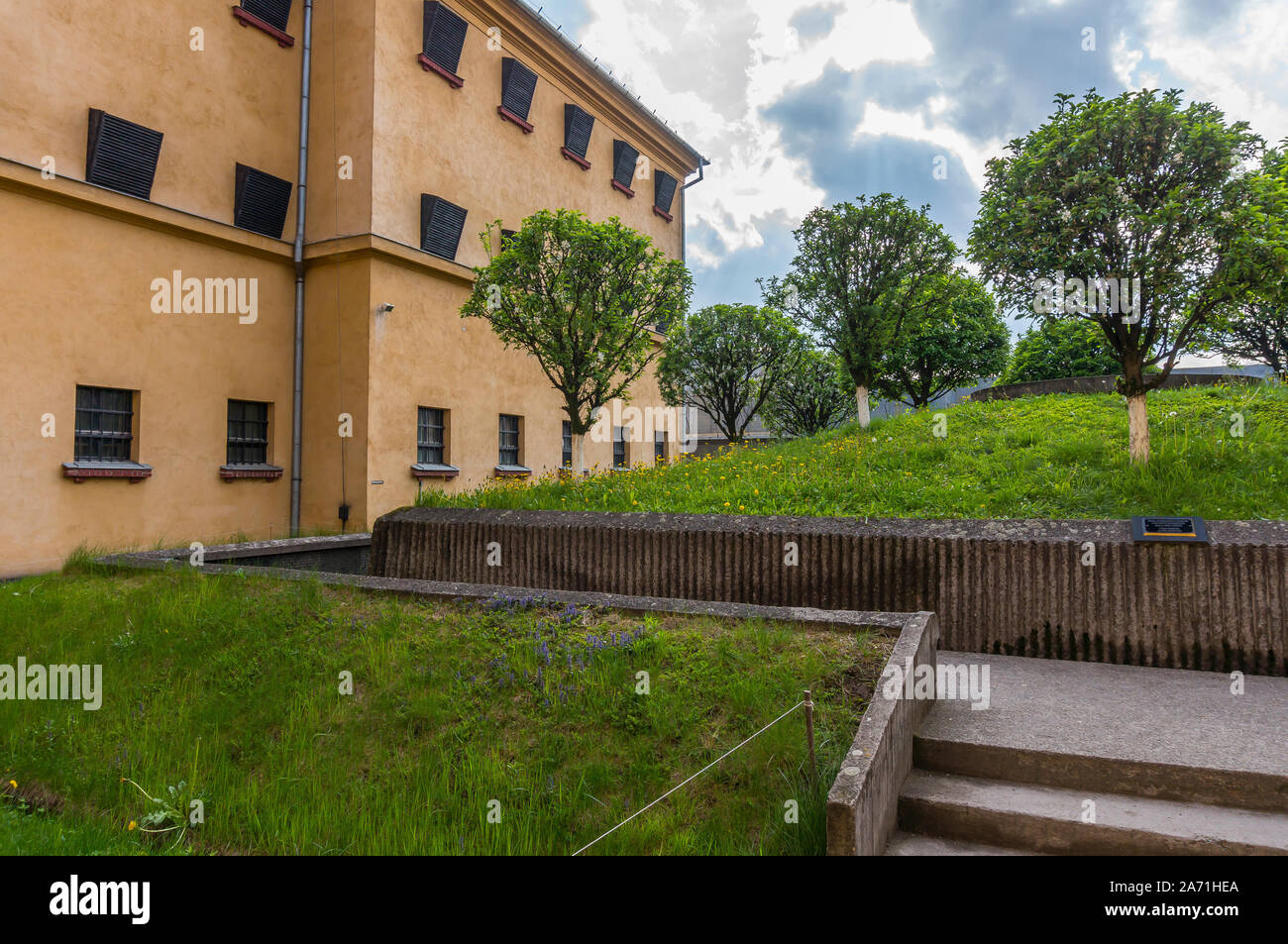 Museum der Gedenkstätte für die Opfer des Kommunismus und des Widerstands in Sighet. Gefängniszelle. Gefängnis Interieur. Gefängniszellen. Alte Gefängnis bars Zelle Stockfoto