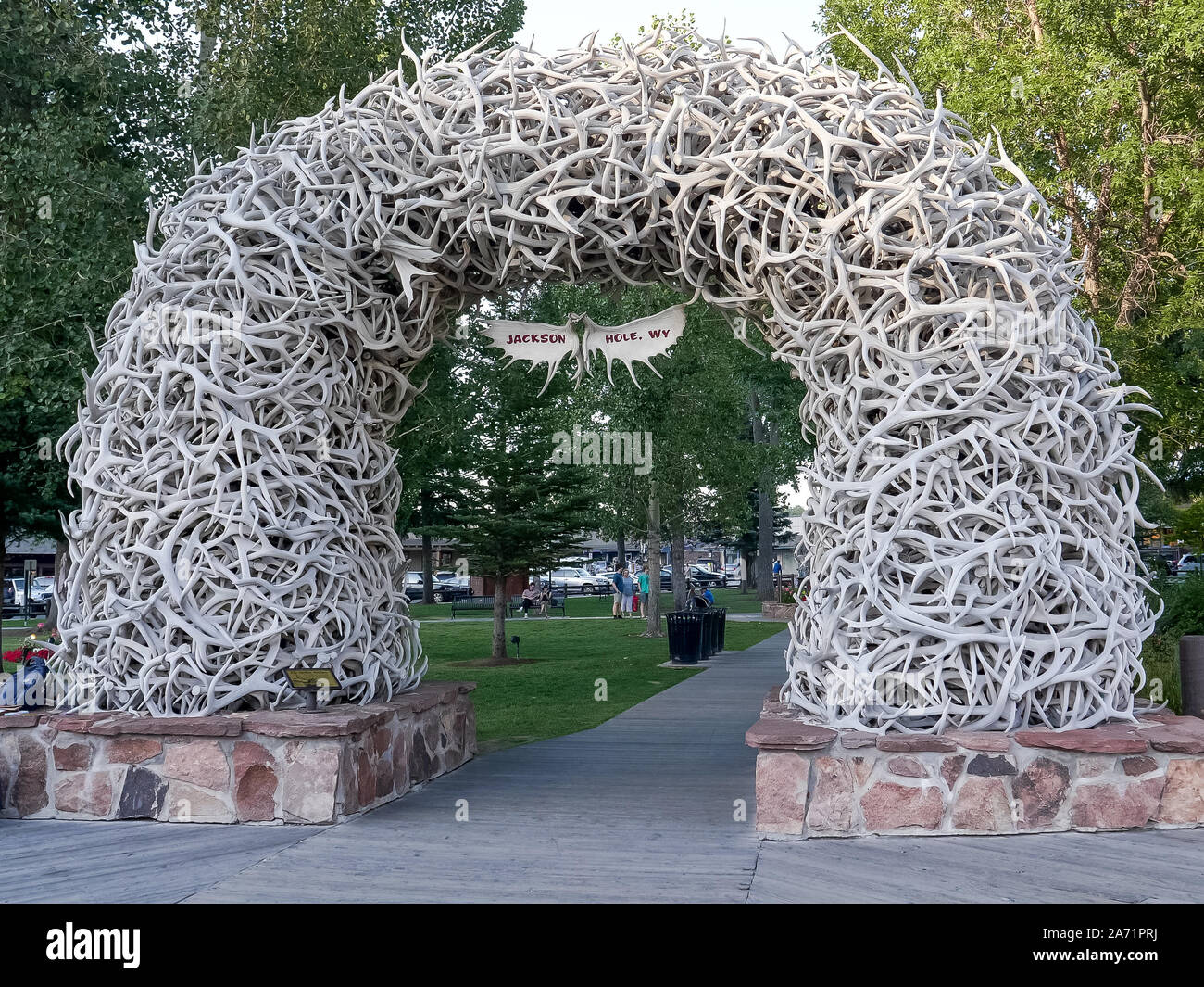 JACKSON HOLE, Wyoming, USA - 17. AUGUST 2017: ein geweih Bogen im Park in Jackson Hole, Wyoming Stockfoto