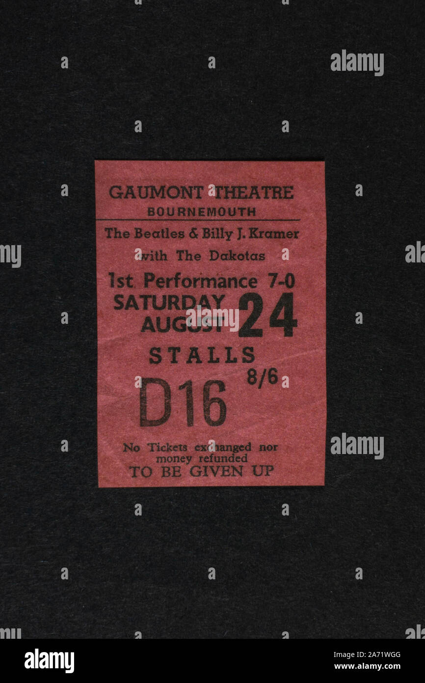 Replica Erinnerungsstücke über die Beatles: Gaumont Theater Bournemouth Konzert Ticket für die Beatles & Billy J Kramer am 24. August 1963. Stockfoto