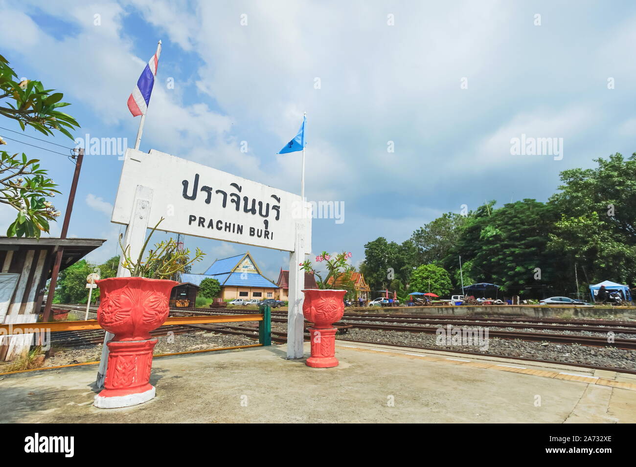 Khao Lak, Thailand - Oktober 04, 2019: Typenschild Prachin Buri Provinz Prachin Buri Bahnhof. (Übersetzung: Prachin Buri) Stockfoto