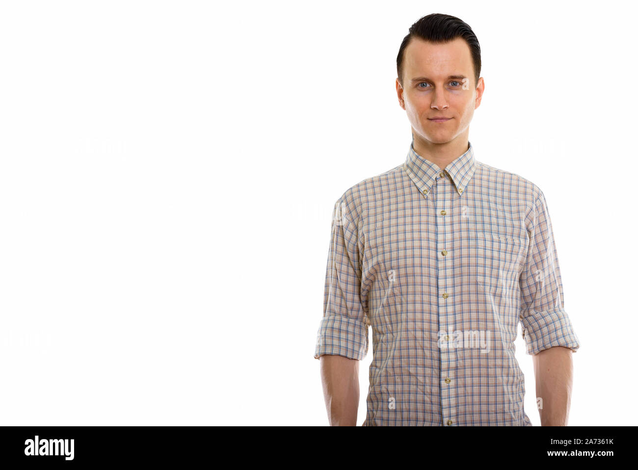 Porträt der jungen gutaussehenden Mann in Smart Casual Kleidung Stockfoto