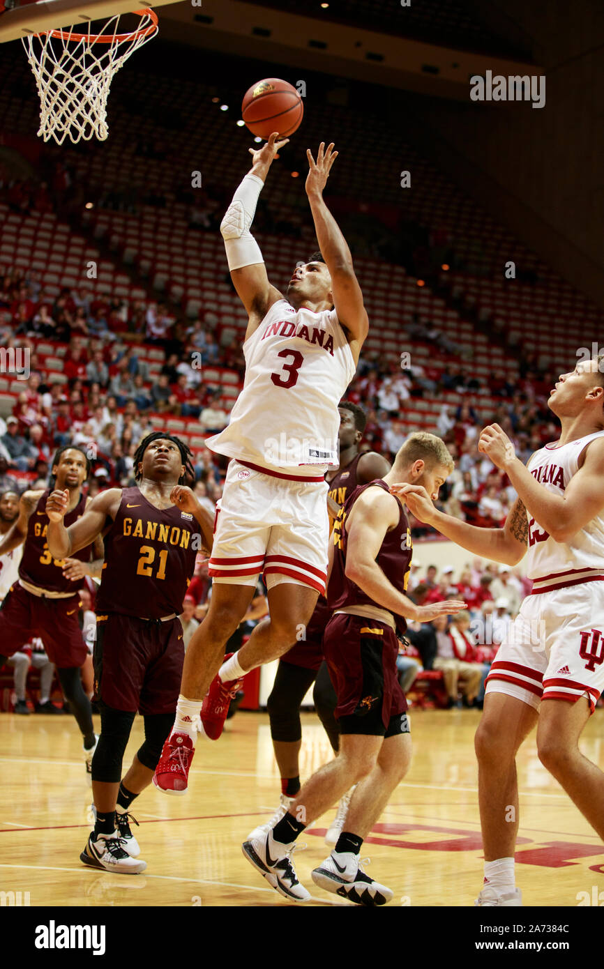 Bloomington, USA. 29 Okt, 2019. Der Indiana Universität Justin Smith (3) spielt gegen Gannon während der NCAA Ausstellung Basketball Spiel bei Simon Skjodt Montagehalle in Bloomington (Endstand; Indiana University 84:54 Gannon) Credit: SOPA Images Limited/Alamy leben Nachrichten Stockfoto