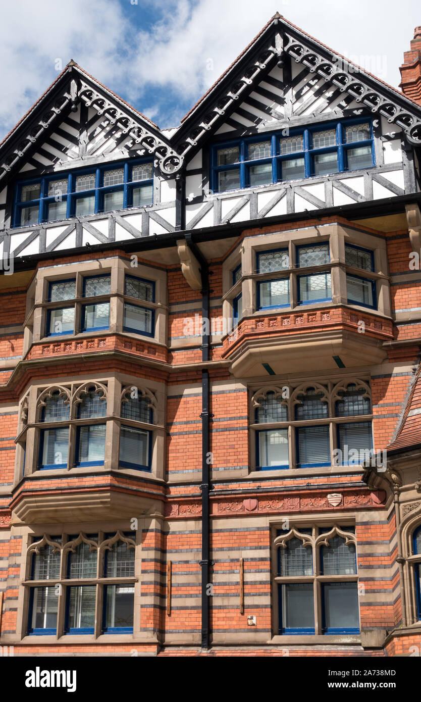 Old Queens Chambers Gothic Revival-Stil verziertes rotes Backsteingebäude von Watson Fothergill 1897, Long Row, Nottingham, England, Großbritannien Stockfoto