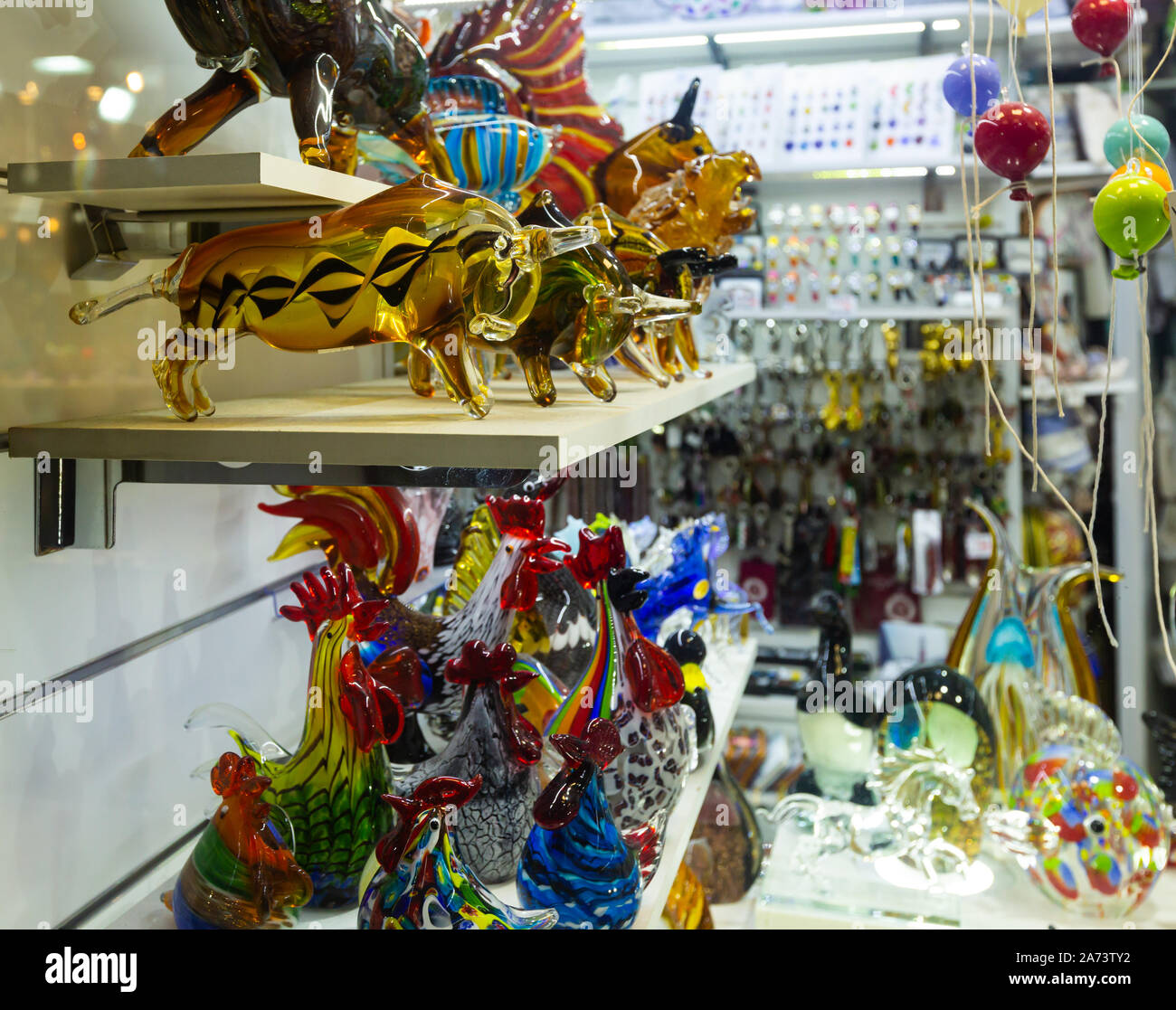 Original Murano kunst-Glas und Glaswaren in venezianischen Souvenir shop Stockfoto