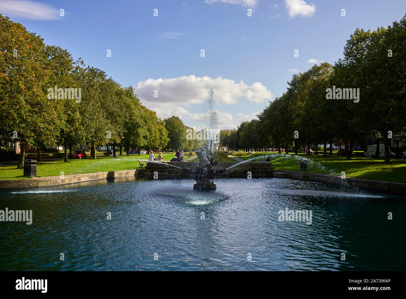 Die Brunnen außerhalb der Dame Hebel Art Gallery in Port Sunlight in Merseyside Stockfoto