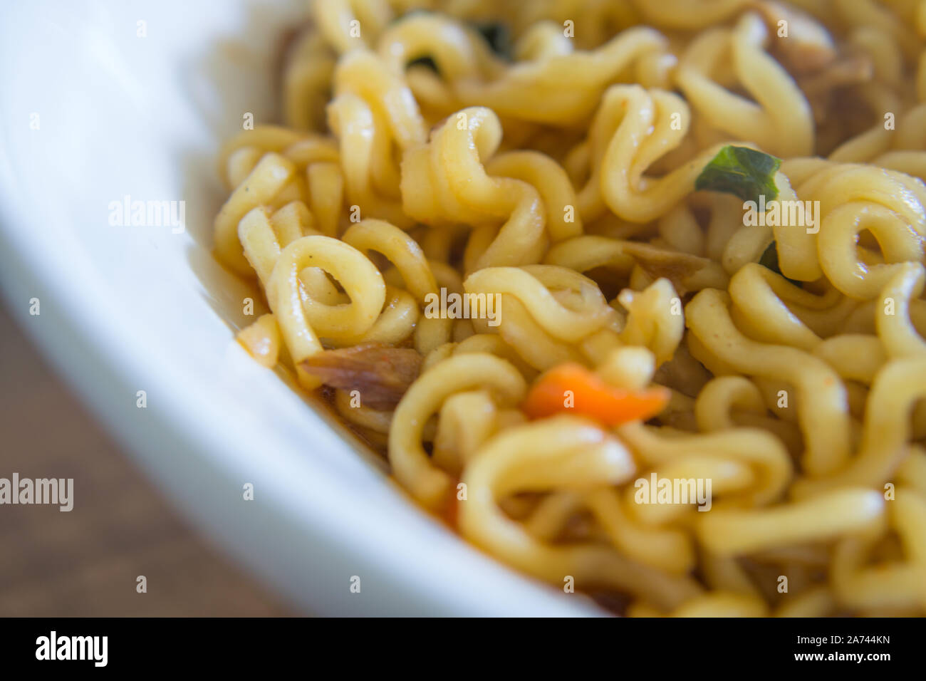 Ganz nah Fotografie aus einer Schüssel instant Ramen Nudeln Stockfoto