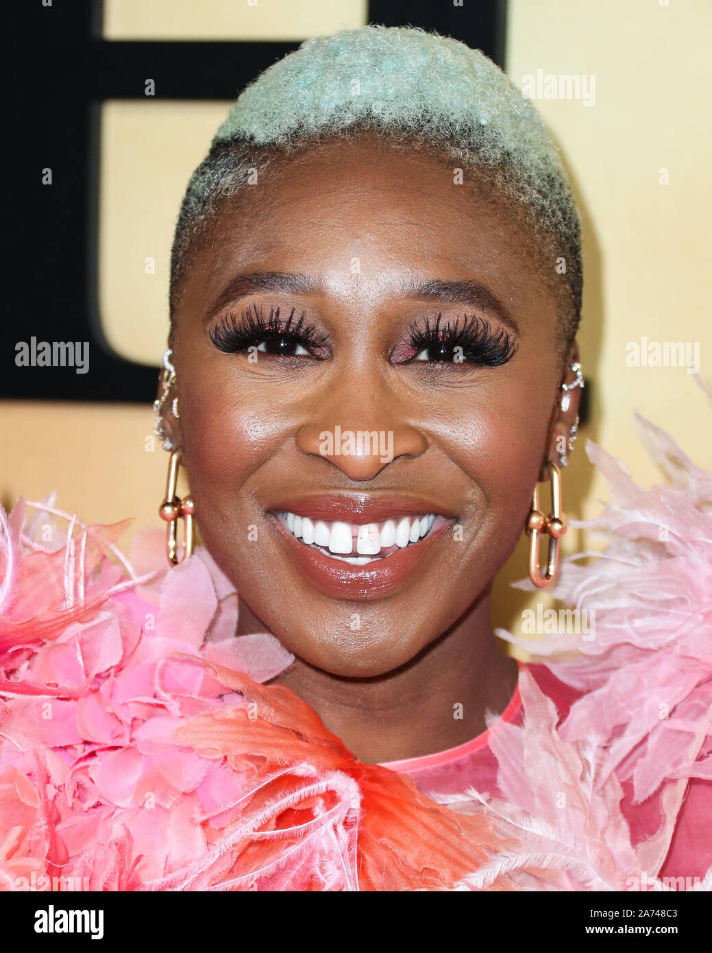 LOS ANGELES, Kalifornien, USA - 29. Oktober: Schauspielerin Cynthia Erivo Tragen eines Marc Jacobs Kleid kommt an der Los Angeles Premiere von Focus Features'' Harriet' im Orpheum Theater am 29. Oktober 2019 in Los Angeles, Kalifornien, USA. (Foto von Xavier Collin/Image Press Agency) Stockfoto