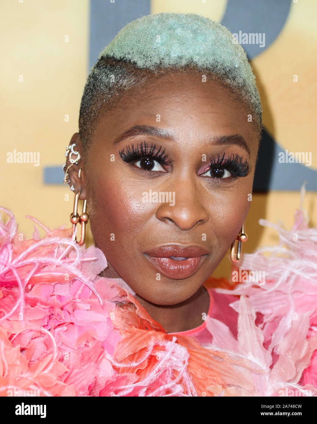 LOS ANGELES, Kalifornien, USA - 29. Oktober: Schauspielerin Cynthia Erivo Tragen eines Marc Jacobs Kleid kommt an der Los Angeles Premiere von Focus Features'' Harriet' im Orpheum Theater am 29. Oktober 2019 in Los Angeles, Kalifornien, USA. (Foto von Xavier Collin/Image Press Agency) Stockfoto
