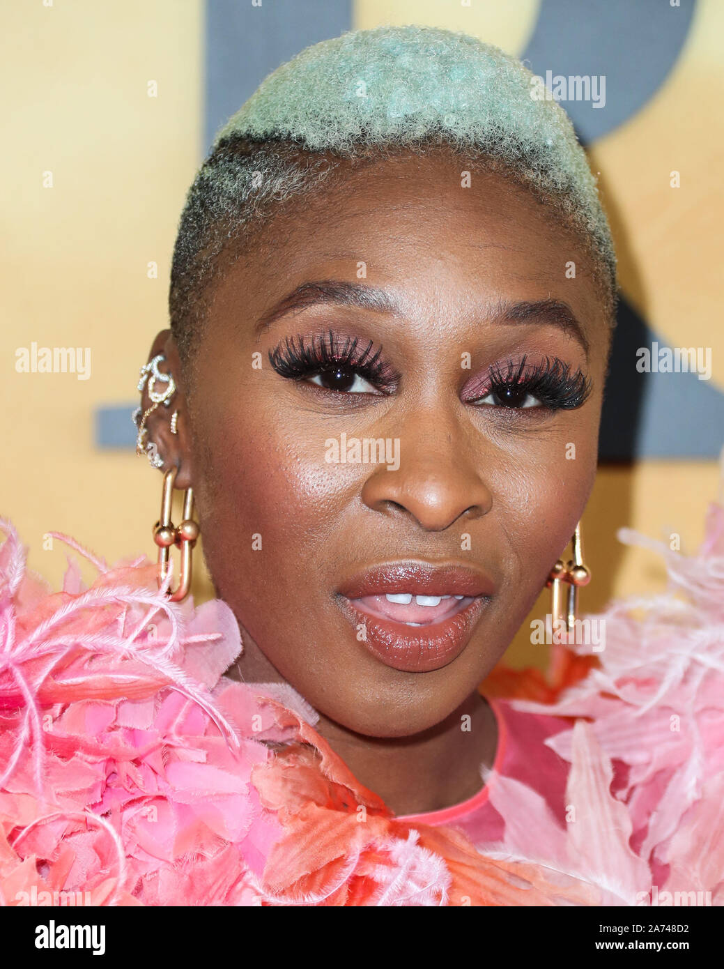 LOS ANGELES, Kalifornien, USA - 29. Oktober: Schauspielerin Cynthia Erivo Tragen eines Marc Jacobs Kleid kommt an der Los Angeles Premiere von Focus Features'' Harriet' im Orpheum Theater am 29. Oktober 2019 in Los Angeles, Kalifornien, USA. (Foto von Xavier Collin/Image Press Agency) Stockfoto