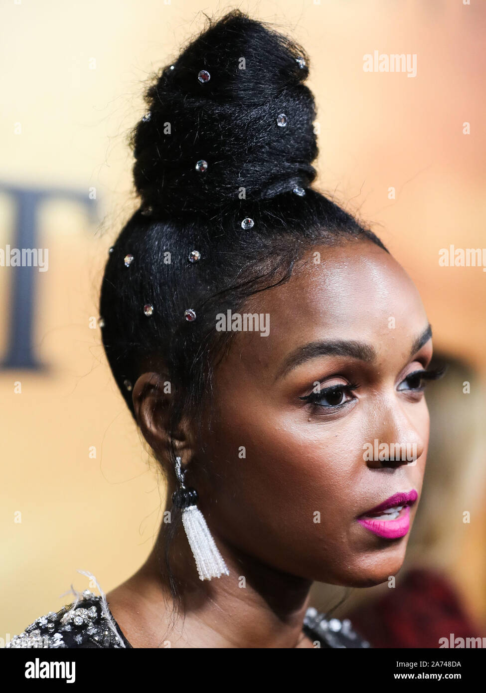 LOS ANGELES, Kalifornien, USA - 29. Oktober: Schauspielerin/Sängerin Janelle Monae trägt einen Honayda Kleid kommt an der Los Angeles Premiere von Focus Features'' Harriet' im Orpheum Theater am 29. Oktober 2019 in Los Angeles, Kalifornien, USA. (Foto von Xavier Collin/Image Press Agency) Stockfoto