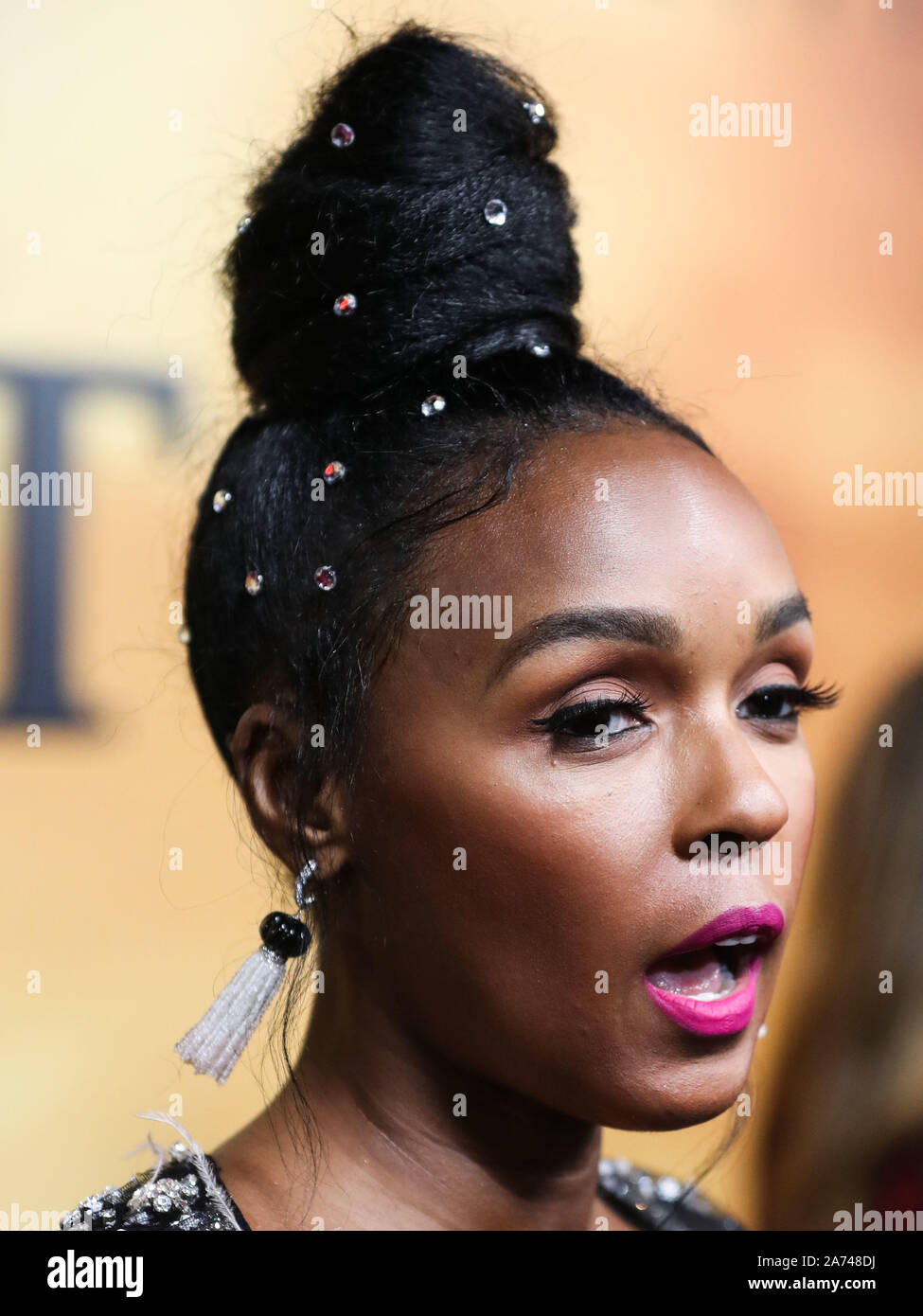 LOS ANGELES, Kalifornien, USA - 29. Oktober: Schauspielerin/Sängerin Janelle Monae trägt einen Honayda Kleid kommt an der Los Angeles Premiere von Focus Features'' Harriet' im Orpheum Theater am 29. Oktober 2019 in Los Angeles, Kalifornien, USA. (Foto von Xavier Collin/Image Press Agency) Stockfoto
