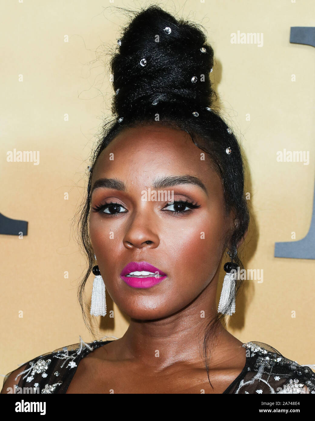 LOS ANGELES, Kalifornien, USA - 29. Oktober: Schauspielerin/Sängerin Janelle Monae trägt einen Honayda Kleid kommt an der Los Angeles Premiere von Focus Features'' Harriet' im Orpheum Theater am 29. Oktober 2019 in Los Angeles, Kalifornien, USA. (Foto von Xavier Collin/Image Press Agency) Stockfoto