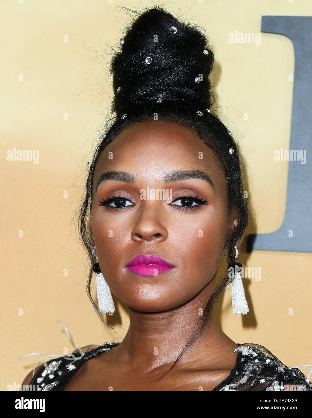 LOS ANGELES, Kalifornien, USA - 29. Oktober: Schauspielerin/Sängerin Janelle Monae trägt einen Honayda Kleid kommt an der Los Angeles Premiere von Focus Features'' Harriet' im Orpheum Theater am 29. Oktober 2019 in Los Angeles, Kalifornien, USA. (Foto von Xavier Collin/Image Press Agency) Stockfoto