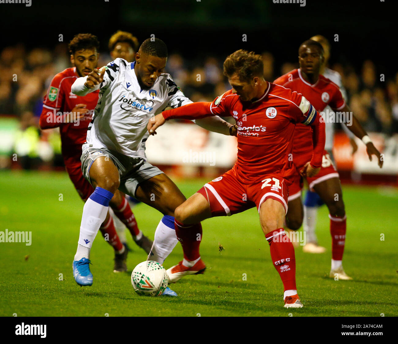 LONDON, VEREINIGTES KÖNIGREICH. Oktober 29 L-R Ryan Jackson von Colchester United und Crawley Dannie Bulman während Carabao Cup vierte Runde zwischen Craw Stockfoto