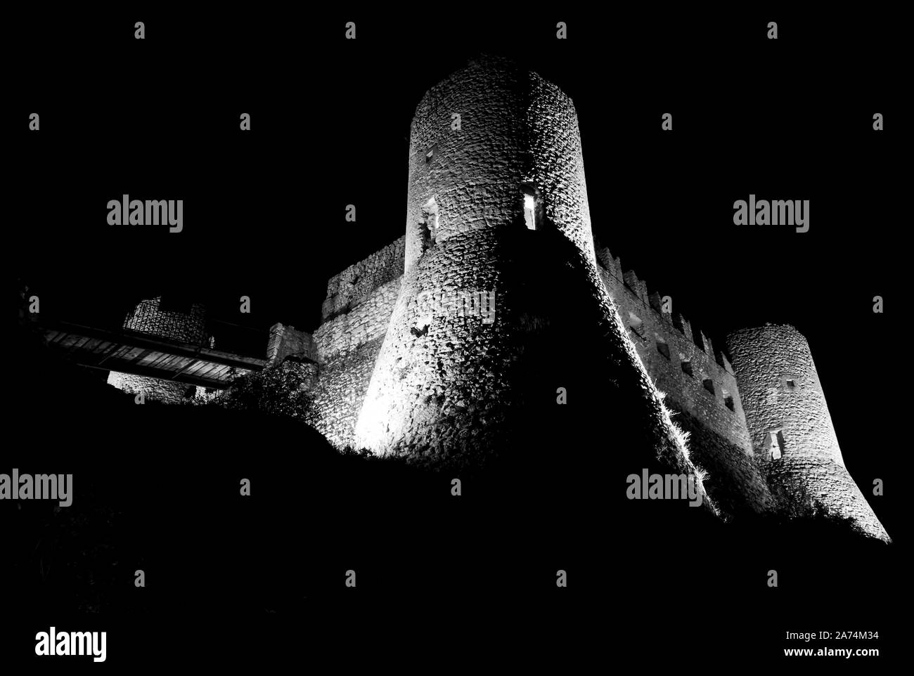 Rocca Calascio (1.460 m) ist der höchste Festung in den Apennin. Es ist im Gran Sasso e Monti della Laga Nationalpark (Campo Imperatore) Stockfoto