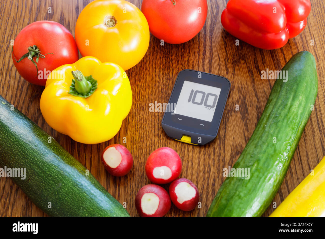 Gesunde Ernährung für Diabetiker Konzept, Gemüse auf dem Tisch Stockfoto