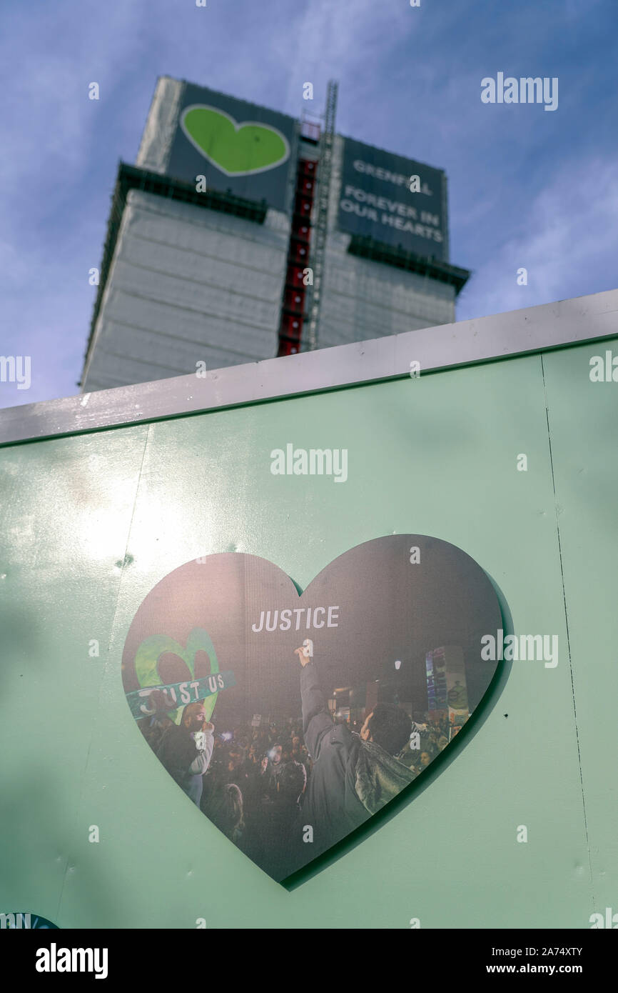 Die Grenfell Turm im Westen Londons mit dem Tag, an dem der erste Bericht von der öffentlichen Untersuchung das Feuer, das 72 Menschenleben gefordert wird veröffentlicht. Stockfoto