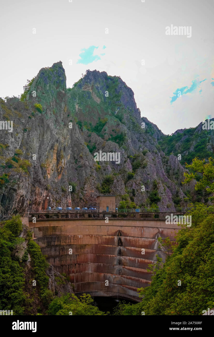 Blick auf Matka Dam und Lake an Treska, Mazedonien Stockfoto