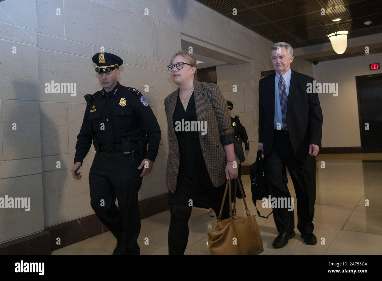 Washington, District of Columbia, USA. 30 Okt, 2019. Foreign Service Officer und der Ukraine Expertin Catherine Croft kommt an der U.S. Capitol für geschlossene Tür Zeugnis vor Haus Ausschüsse auf dem Capitol Hill in Washington, DC, USA, am Mittwoch, 30. Oktober 2019. Credit: Stefani Reynolds/CNP/ZUMA Draht/Alamy leben Nachrichten Stockfoto