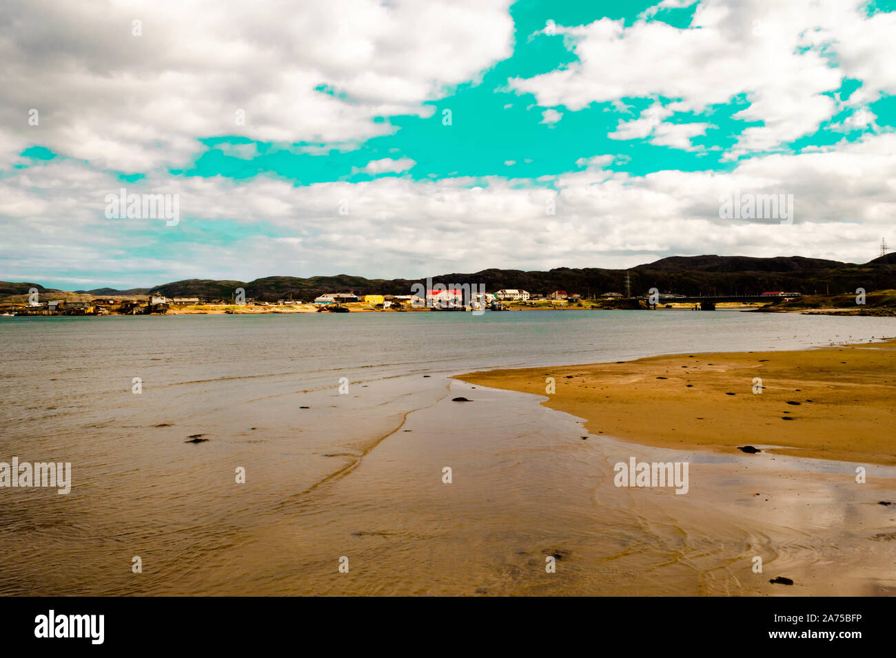 TERIBERKA, Russland 07 AUGUST 2018: schöner Sommertag Landschaft nördlich der Halbinsel Kola natürliche backgrounf anzeigen. Barentssee. Norden Konzept Stockfoto