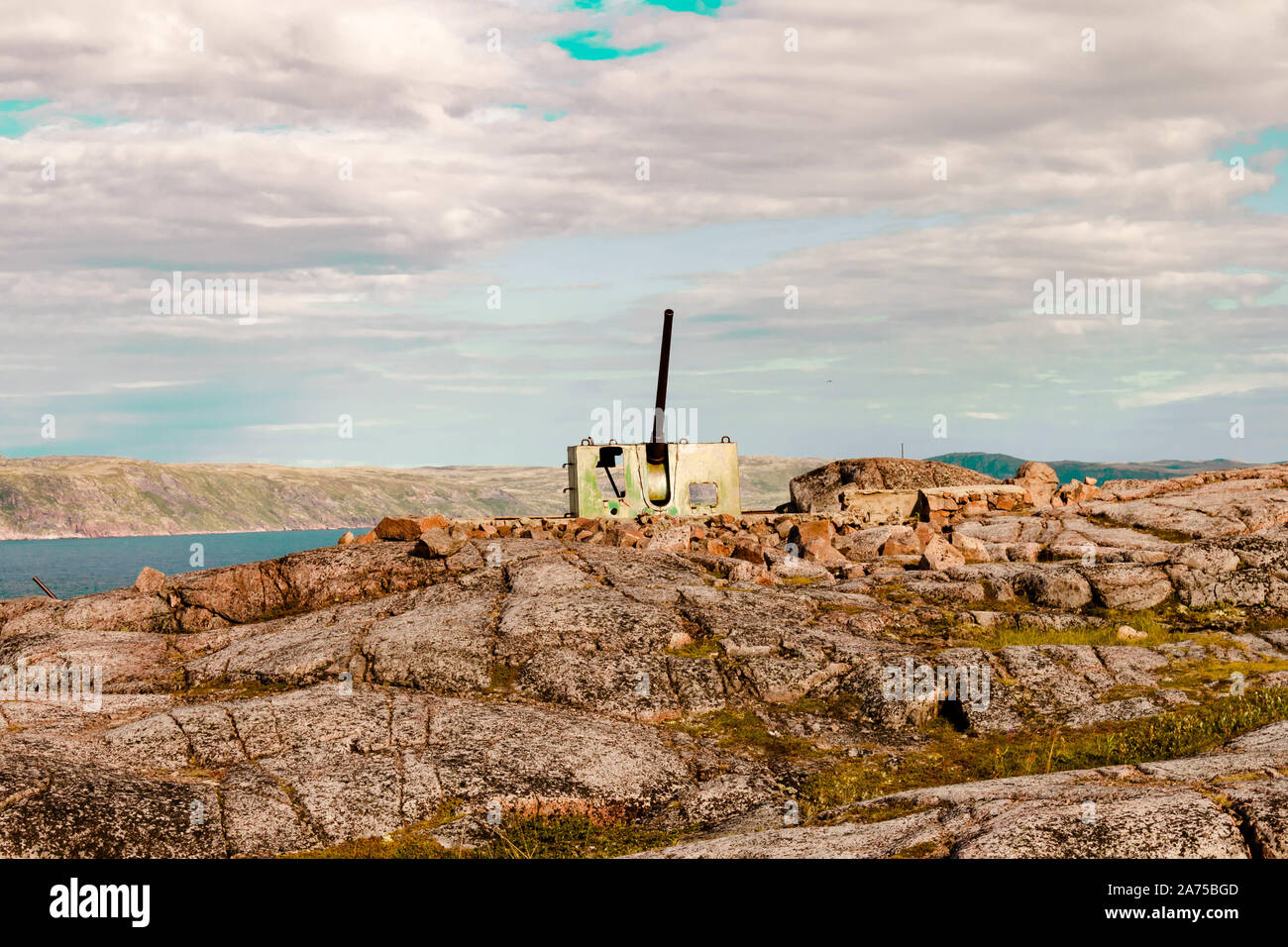 TERIBERKA, Russland 07 AUGUST 2018: schöner Sommertag Landschaft aufgegeben artnature Küstenschutz Norden der Halbinsel Kola natürliche backgrounf anzeigen. Stockfoto