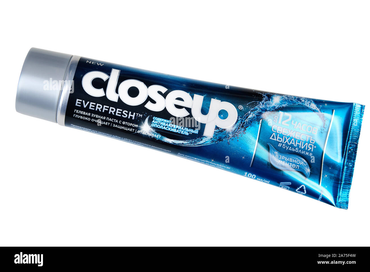Sankt Petersburg, Russland - 17. Oktober 2019: fluoridhaltiger Zahnpasta blau Gel nach Marken Name der Close-up. Die Marke von Unilever weltweit vermarktet. Fo Stockfoto