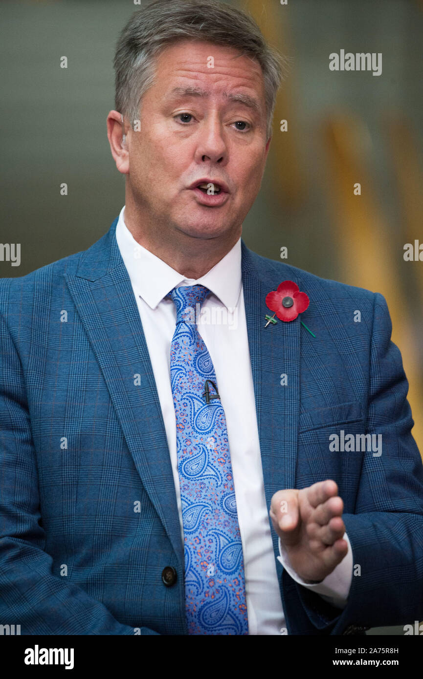 Edinburgh, 30. Oktober 2019. Im Bild: Keith Brown MSP - Delegieren Leiter der Scottish National Party (SNP). Szenen aus dem Inneren des schottischen Parlaments in Edinburgh. Credit: Colin D Fisher/CDFIMAGES.COM Stockfoto