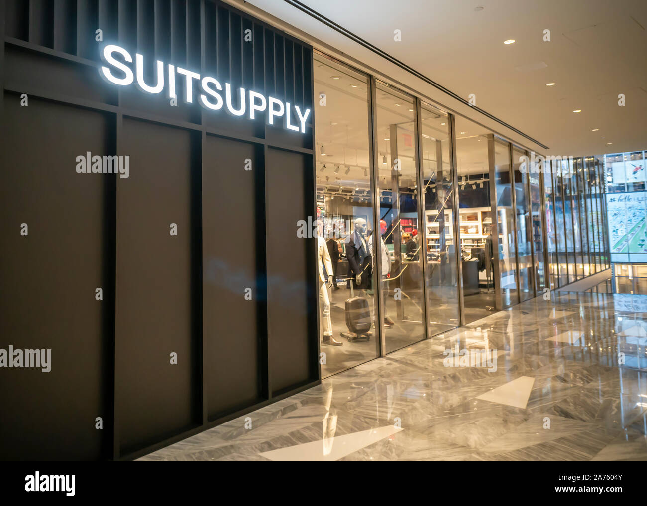 Die SuitSupply store in Hudson Yards in New York am Mittwoch, 23. Oktober 2019. (© Richard B. Levine) Stockfoto