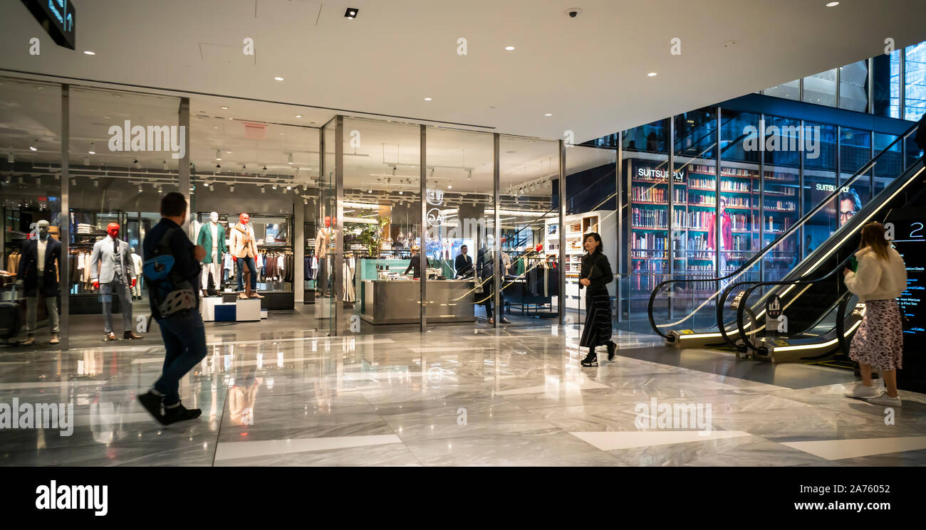 Die SuitSupply store in Hudson Yards in New York am Mittwoch, 23. Oktober 2019. (© Richard B. Levine) Stockfoto