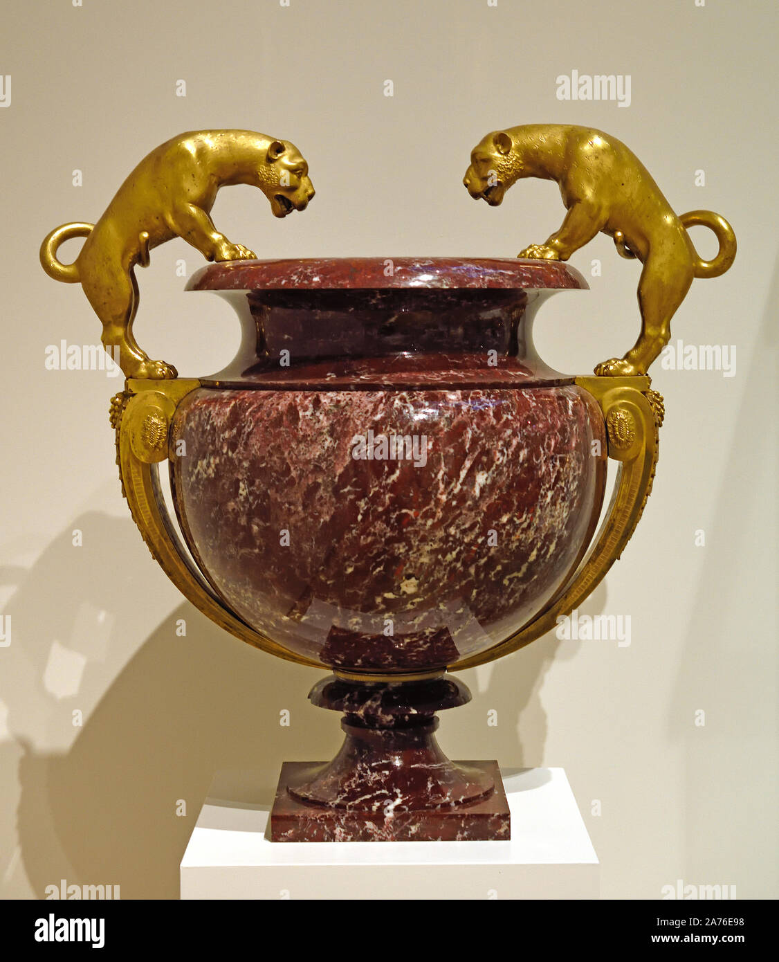Vase 1802 Jekaterinburg Schleifen Fabrik, Russland Jasper, vergoldete Bronze, Russisch, Hermitage Museum Stockfoto