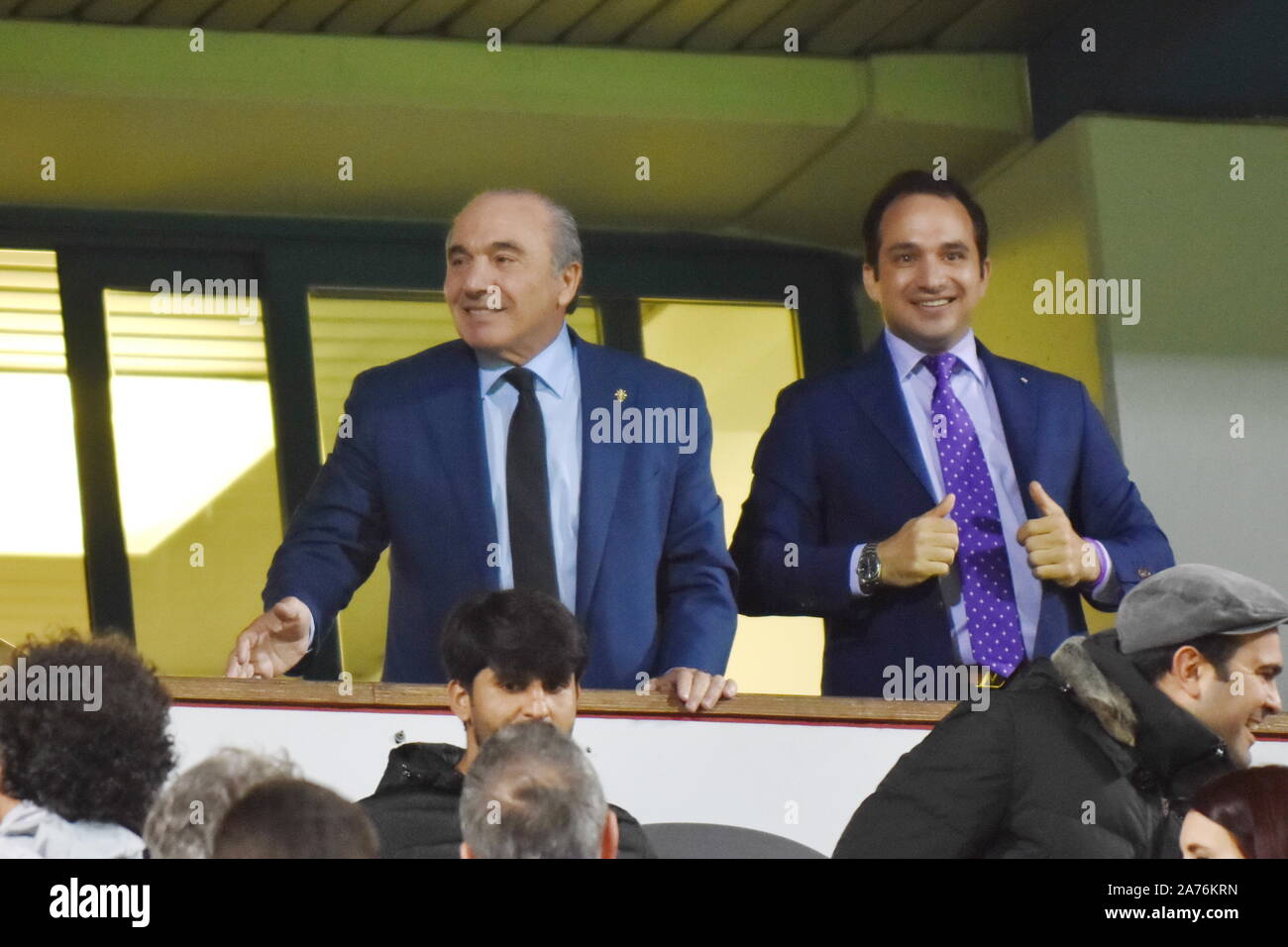 Reggio Emilia, Italien. 30 Okt, 2019. Der Präsident der Fiorentina rocco commisso und Il figlio in tribuna al Mapei stadiumduring Sassuolo vs Fiorentina, italienische Fußball Serie A Männer Meisterschaft in Reggio Emilia, Italien, 30. Oktober 2019 - LPS/Alessio Tarpini Credit: Alessio Tarpini/LPS/ZUMA Draht/Alamy leben Nachrichten Stockfoto