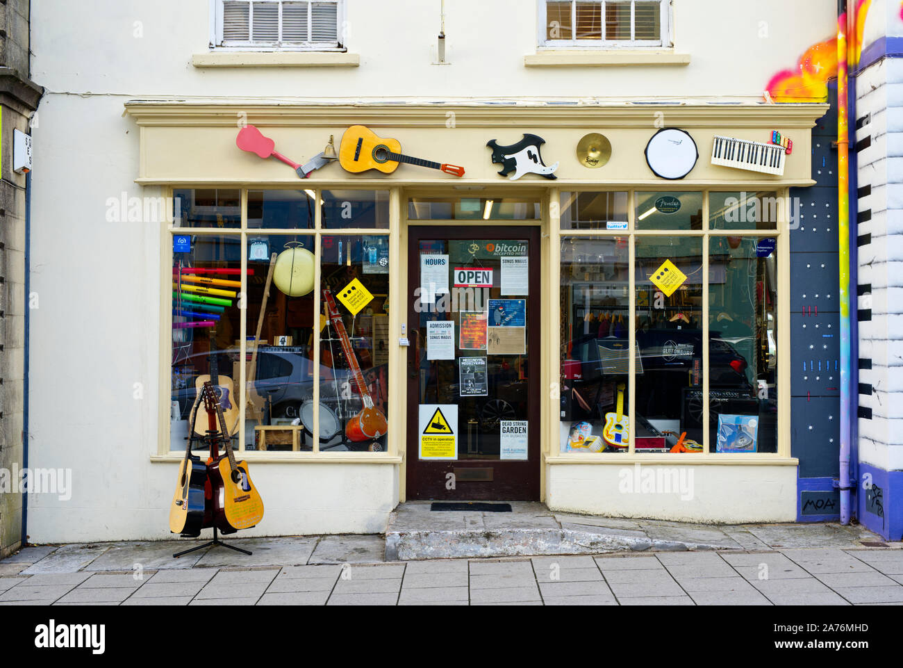 Glastonbury Music Shop auf der Hohen Straße in Glastonbury Stockfoto