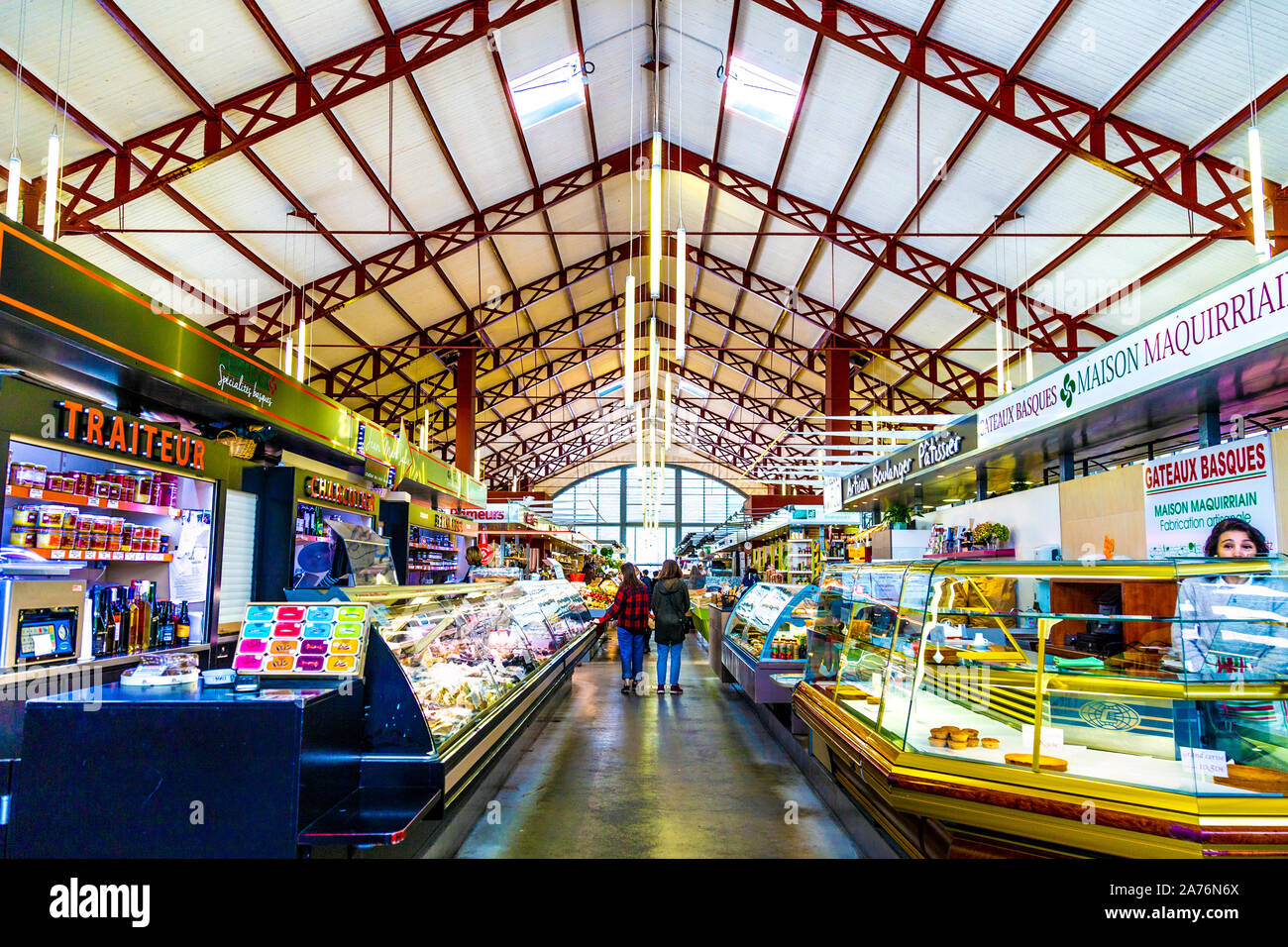 Innenraum der Mercado Les Halles, Biarritz, Frankreich Stockfoto