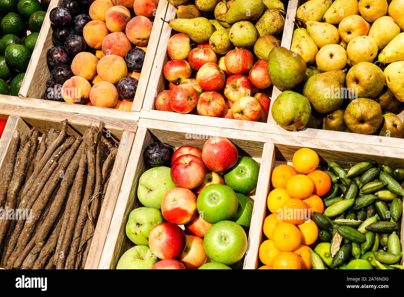 Bio Obst und Gemüse auf dem ökologischen Markt an der Anuga Messe, Köln, Nordrhein-Westfalen, Deutschland Stockfoto