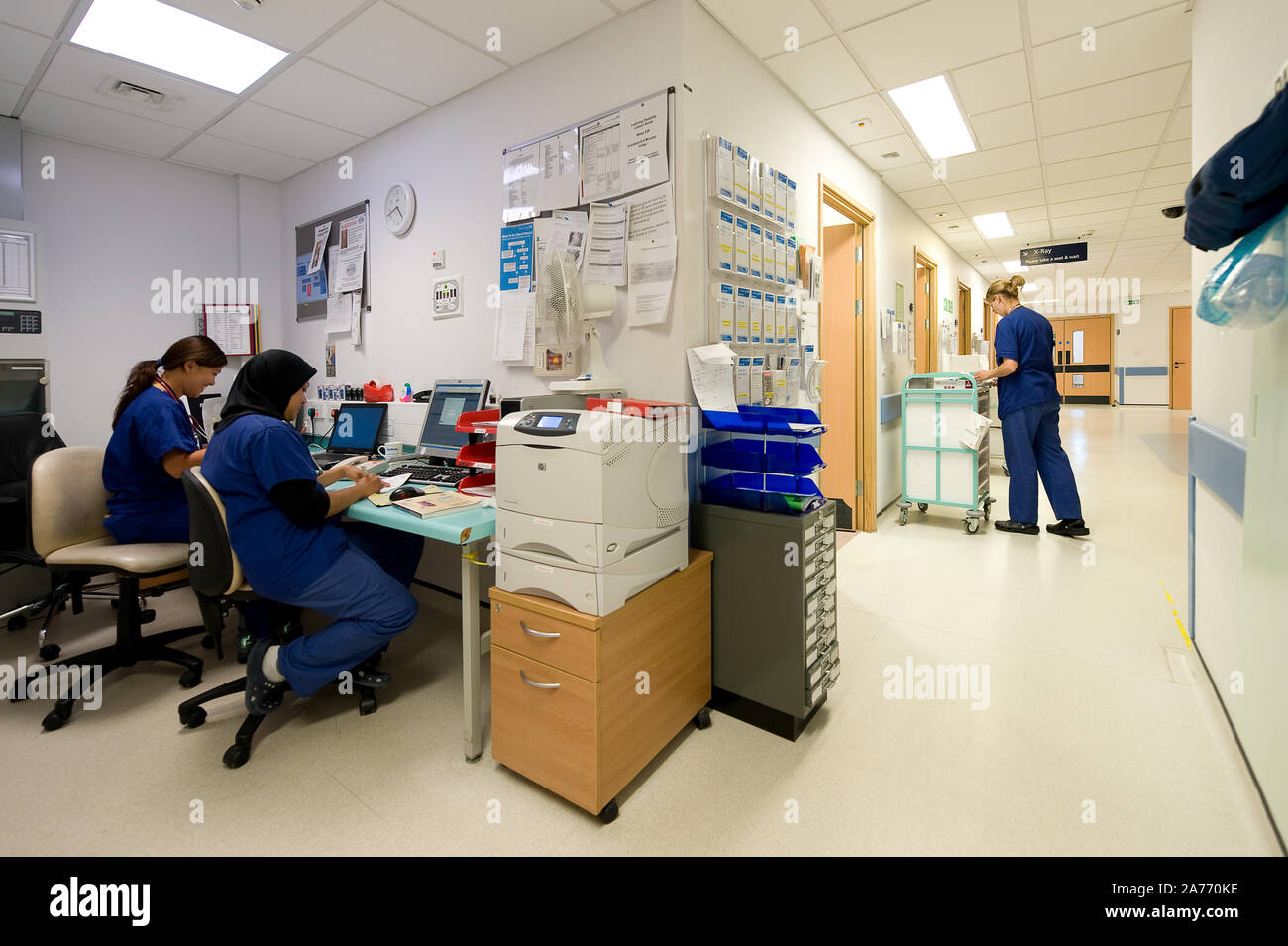 NHS-Krankenhaus Arbeitsplatz Stockfoto