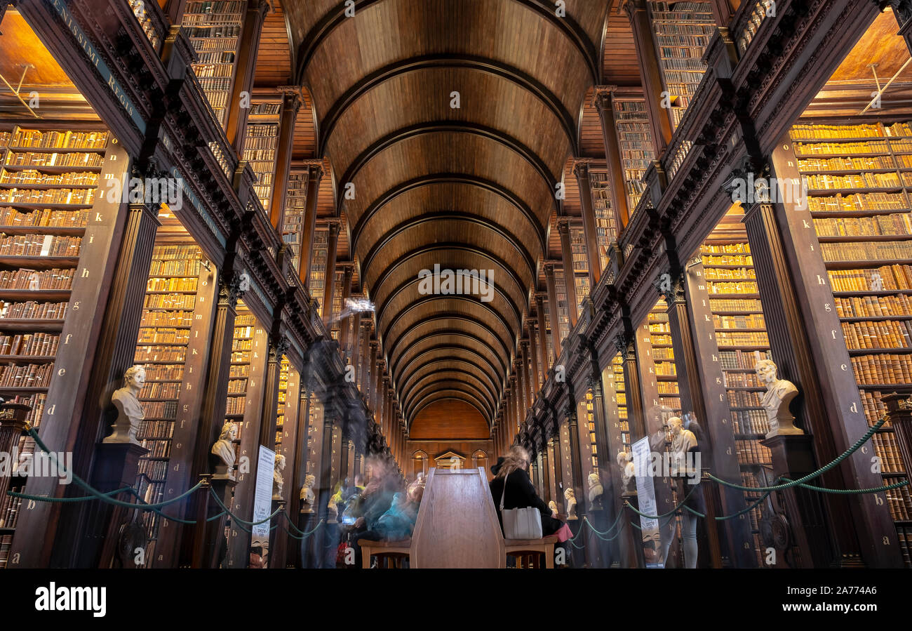 Die langen Raum, Trinity College Library, Dublin, Irland Stockfoto