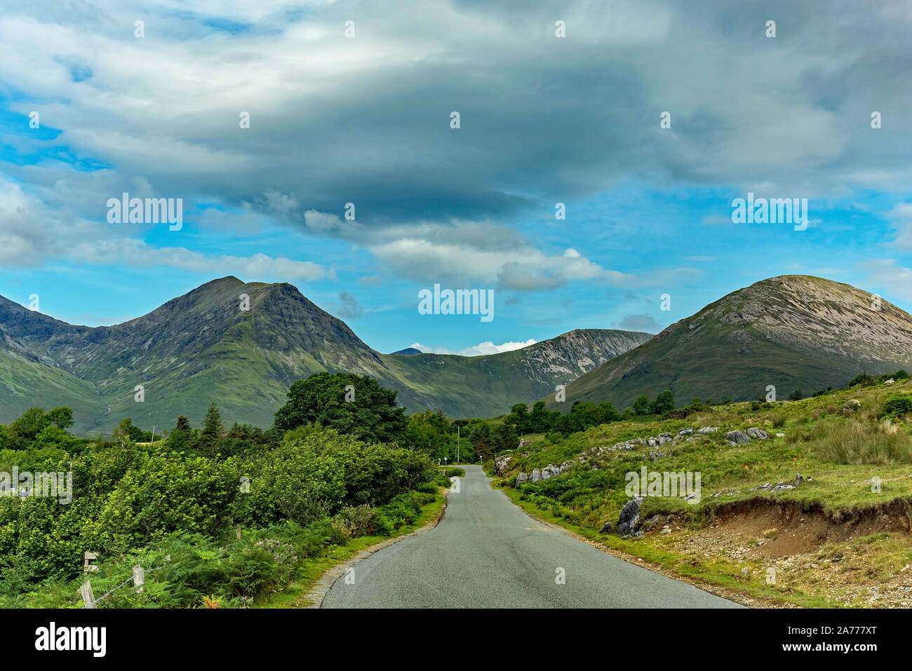 Straße in das Hochland von Skye Stockfoto