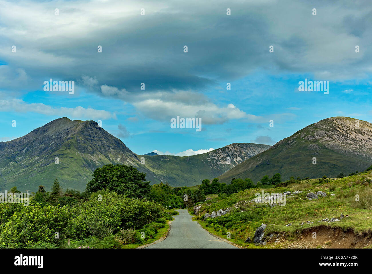 Straße in das Hochland von Skye Stockfoto