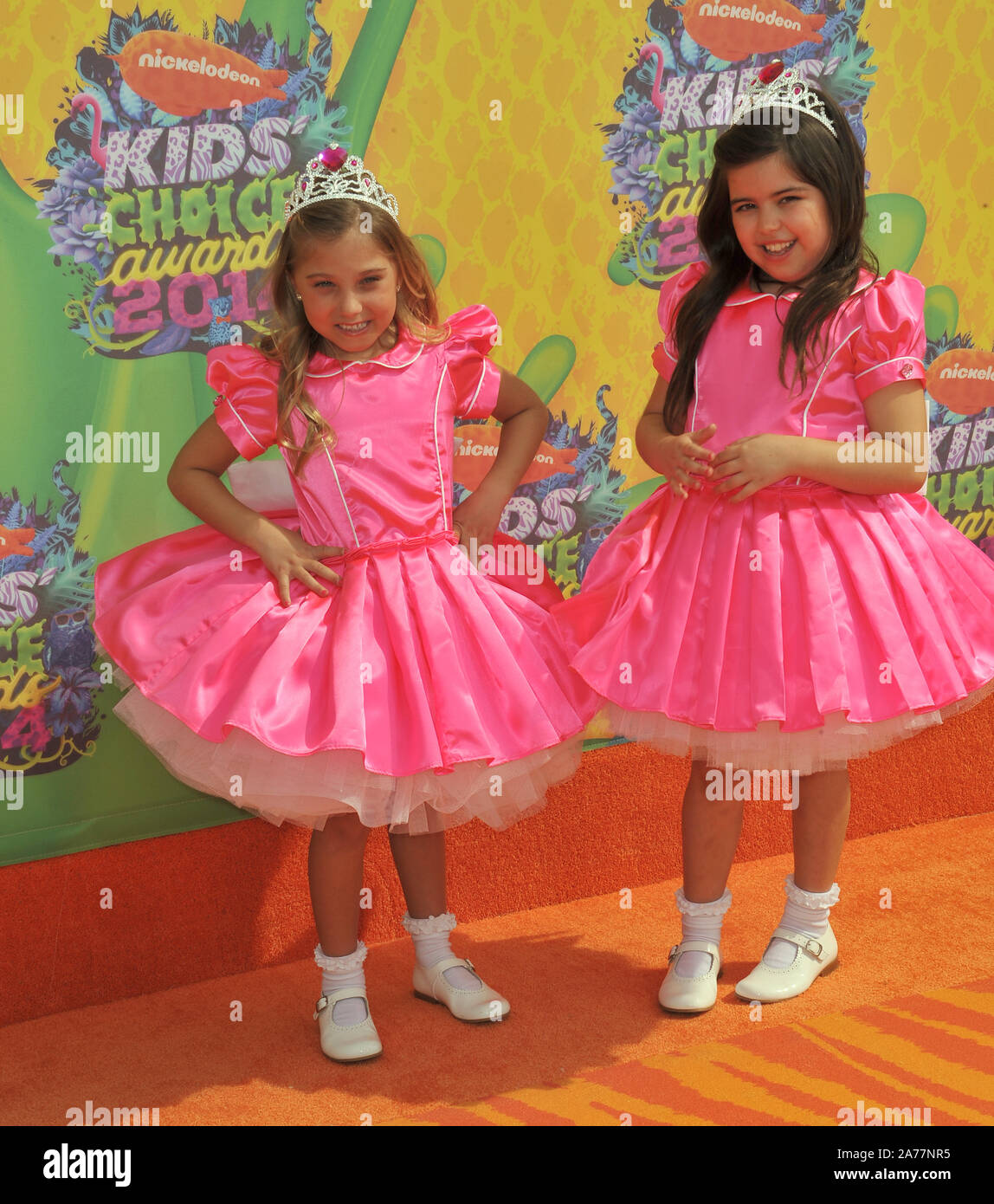 LOS ANGELES, Ca - 29. MÄRZ 2014: Sophia Gnade & Rosie auf der 27. jährlichen Nickelodeon Kids' Choice Awards am Galen Center, Los Angeles. © 2014 Paul Smith/Featureflash Stockfoto