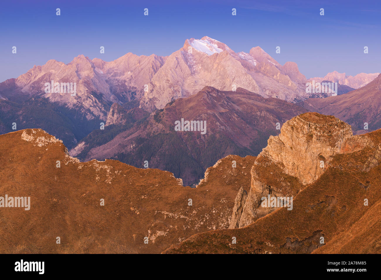 Berg In Den Italienischen Alpen 8 Buchstaben Italienischer Gletscher Stockfotos und -bilder Kaufen - Alamy