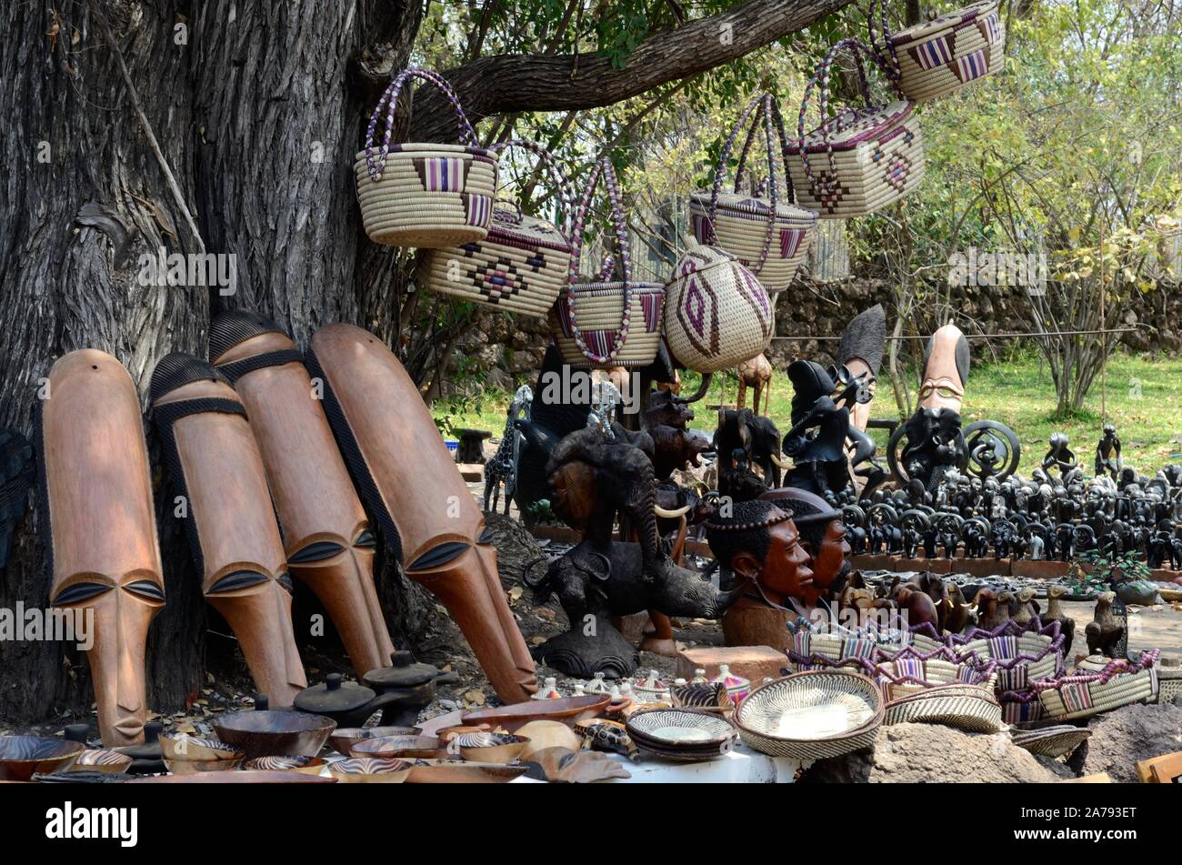 Traditionelle Btswanan Tribal Art Craft zum Verkauf an einer Straße Markt Botswana Afrca Stockfoto