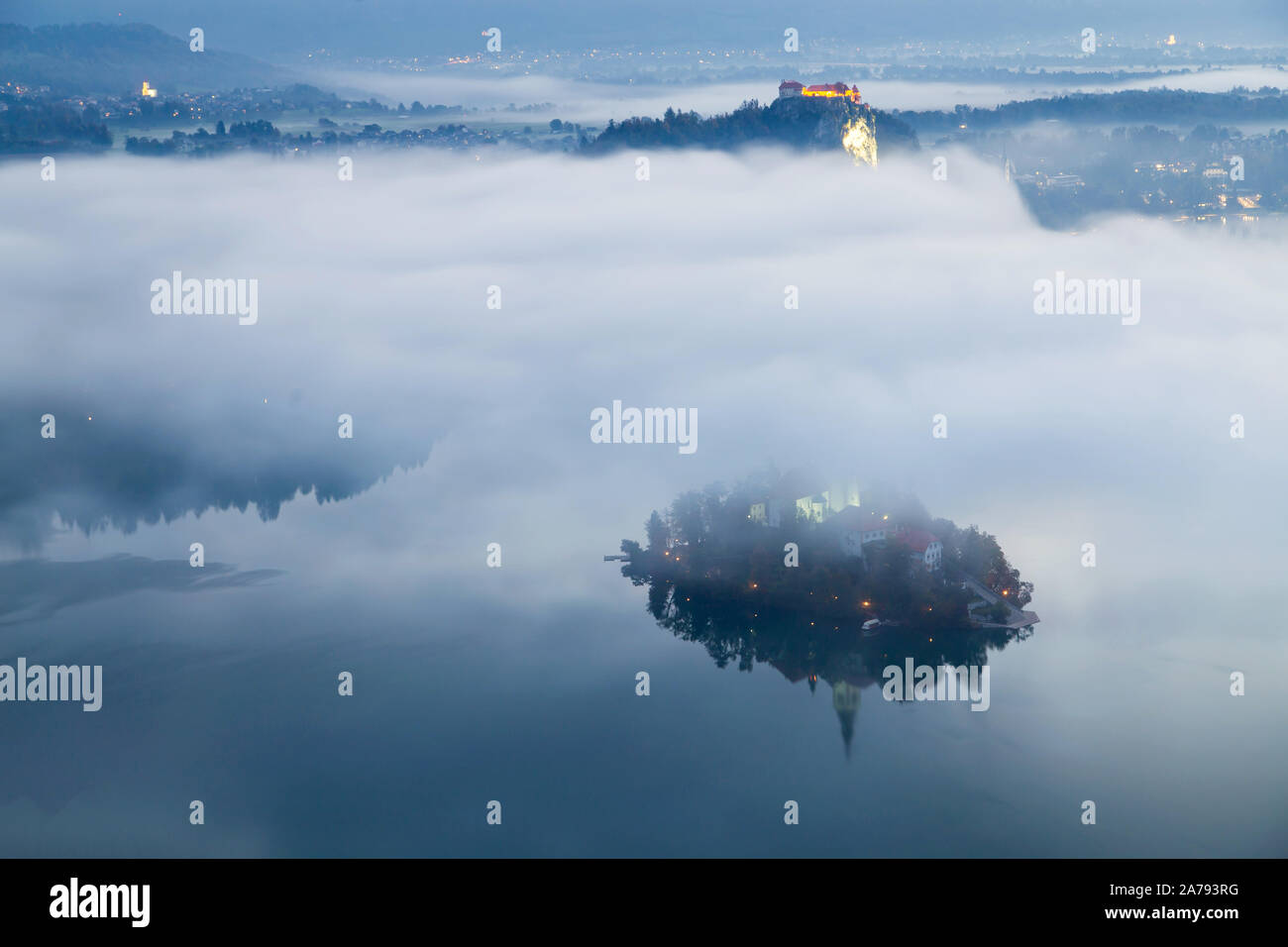 Herbst Luftaufnahme des Sees Bled, Slowenien Stockfoto