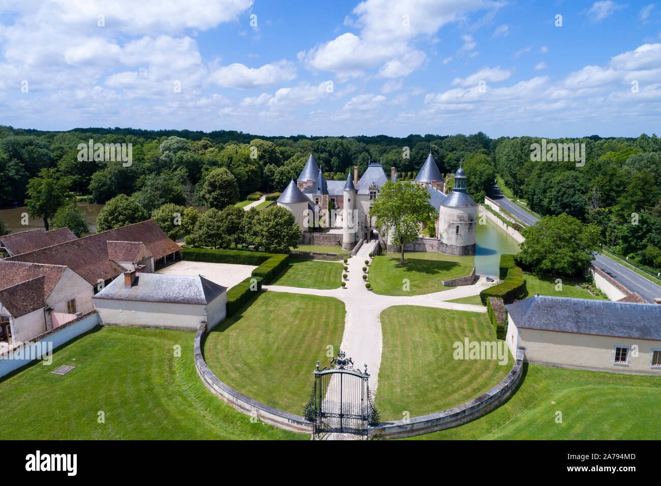 Frankreich, Loiret, Chilleurs Aux Bois, Chateau de Chamerolles Park und Gärten (Luftbild) // Frankreich, Loir-et-Cher (45), Chilleurs-aux-Bois, Parc et Jardin d Stockfoto