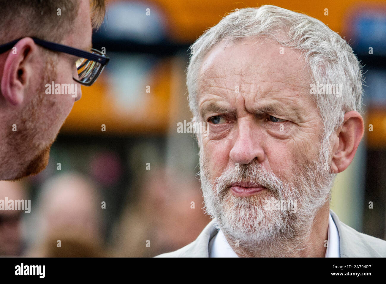 Bristol, UK, 8. August 2016. Jeremy Corbyn MP wird dargestellt, wie er