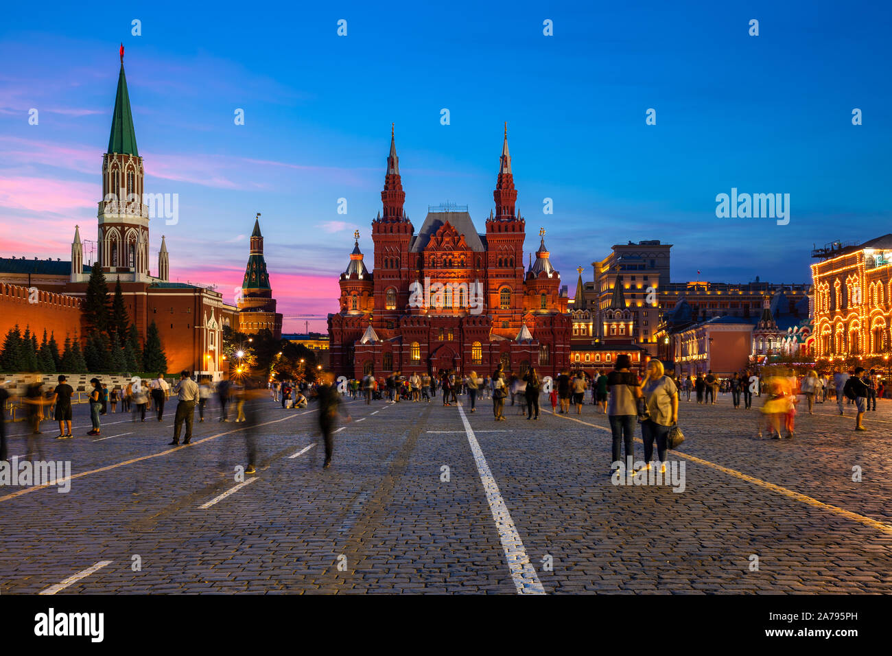 Die Staatlichen Historischen Museum auf dem Roten Platz bei Sonnenuntergang, Moskau, Russland Stockfoto