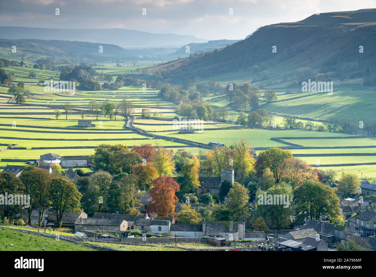 Herbstfarben im um Kettlewell Dorf im oberen Wharfedale und die Yorkshire Dales, UK. Stockfoto