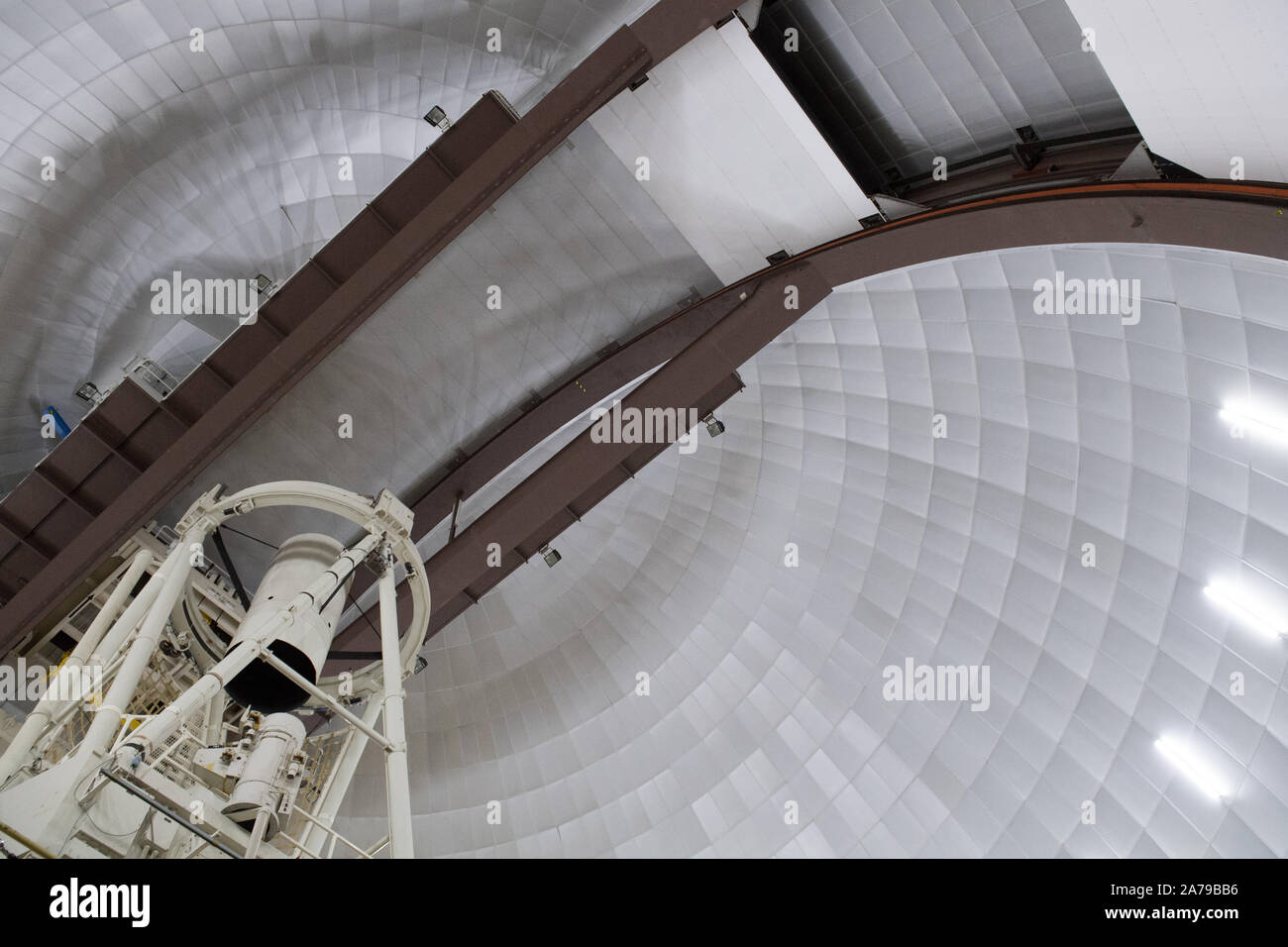 Anglo Australian Telescope (AAT) in Siding Spring Observatorium - Mt Woorut in der Nähe von Coonabarabran, New South Wales, Australien Stockfoto